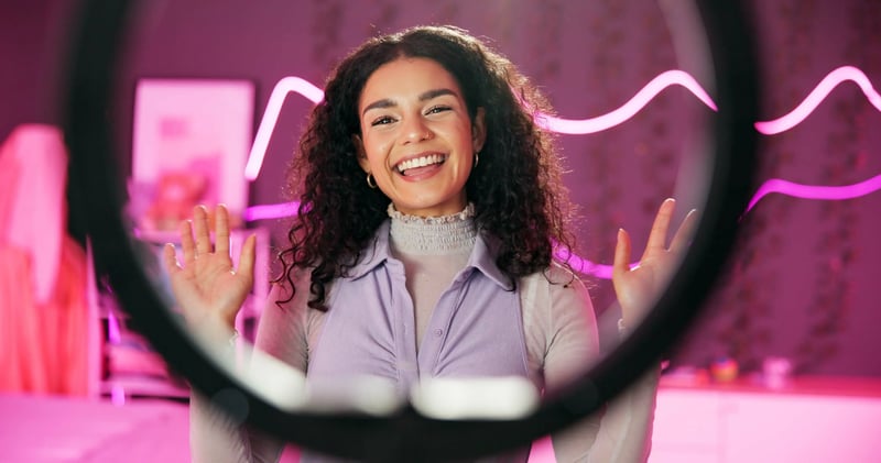 6902137c95bf0b18abda0bd0_what-are-micro-influencers